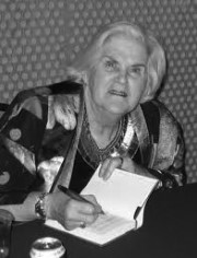 Αν Μακ Κάφρεϊ (1926-2011)